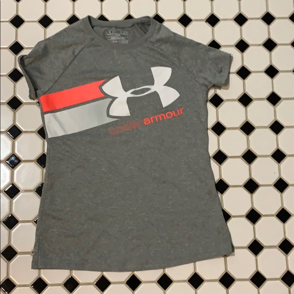 A girls under armor tee.